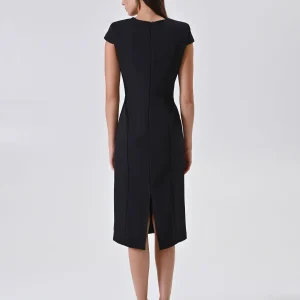 Tubino Nero con Carré in Pizzo