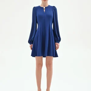 Abito corto blu con maniche a palloncino