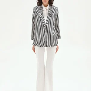 Giacca bianca a righe blu