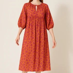 Robe D'Été À Motifs Floraux.