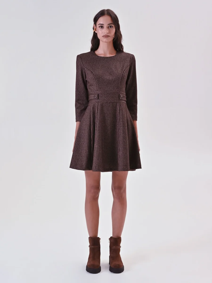 Abito a Ruota in Tessuto Maschile Marrone – Image 2