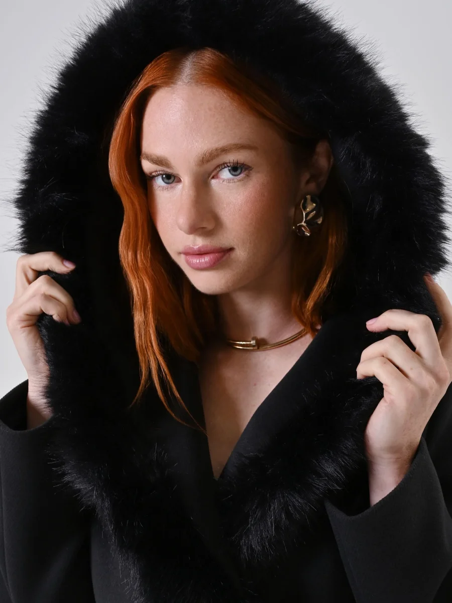 Cappotto misto Viscosa Nero con Cappuccio effetto Pelliccia – Image 5