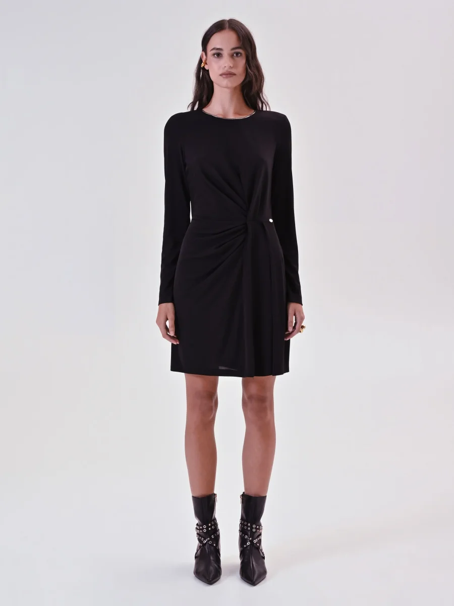 Abito Nero Stretch con Drappeggio – Image 3