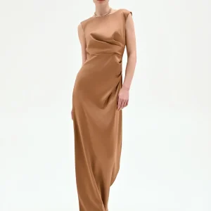 Abito lungo marrone bronzo con drappeggio asimmetrico