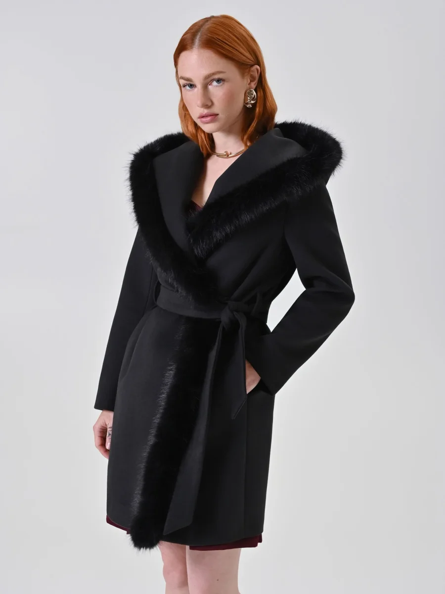 Cappotto misto Viscosa Nero con Cappuccio effetto Pelliccia – Image 6