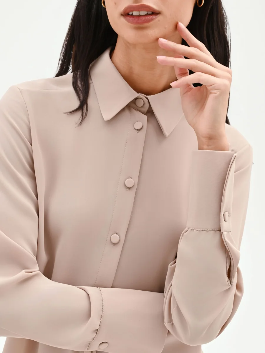Camicia beige con bottoni ricoperti – Image 5