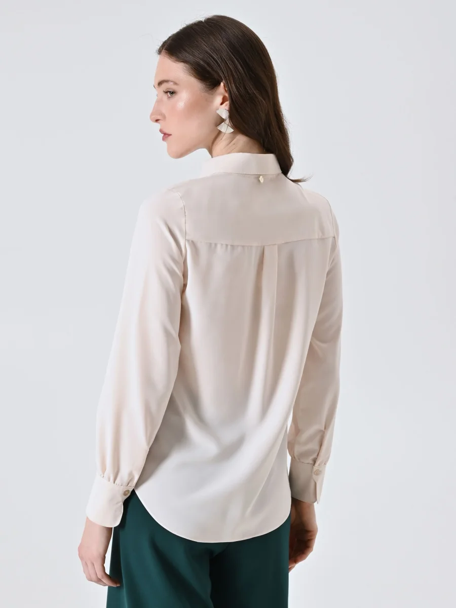 Camicia Bianca con Utility Pockets – Image 6