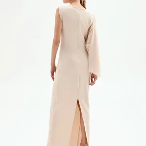 Abito lungo beige chiaro monospalla
