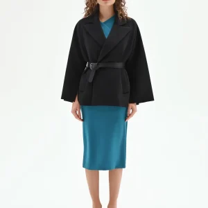 Capospalla nero over con cintura