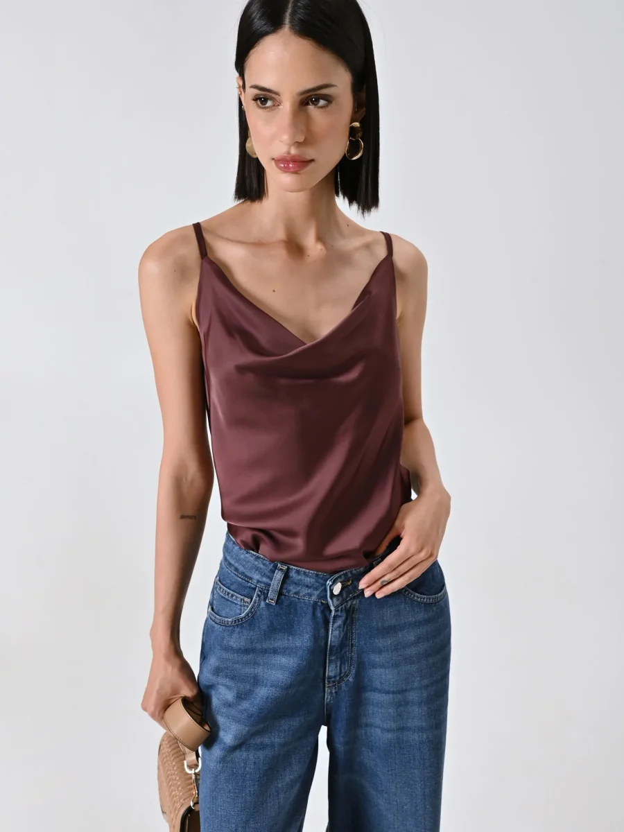 Top Marrone Cioccolato con Scollo Drappeggiato – Image 7