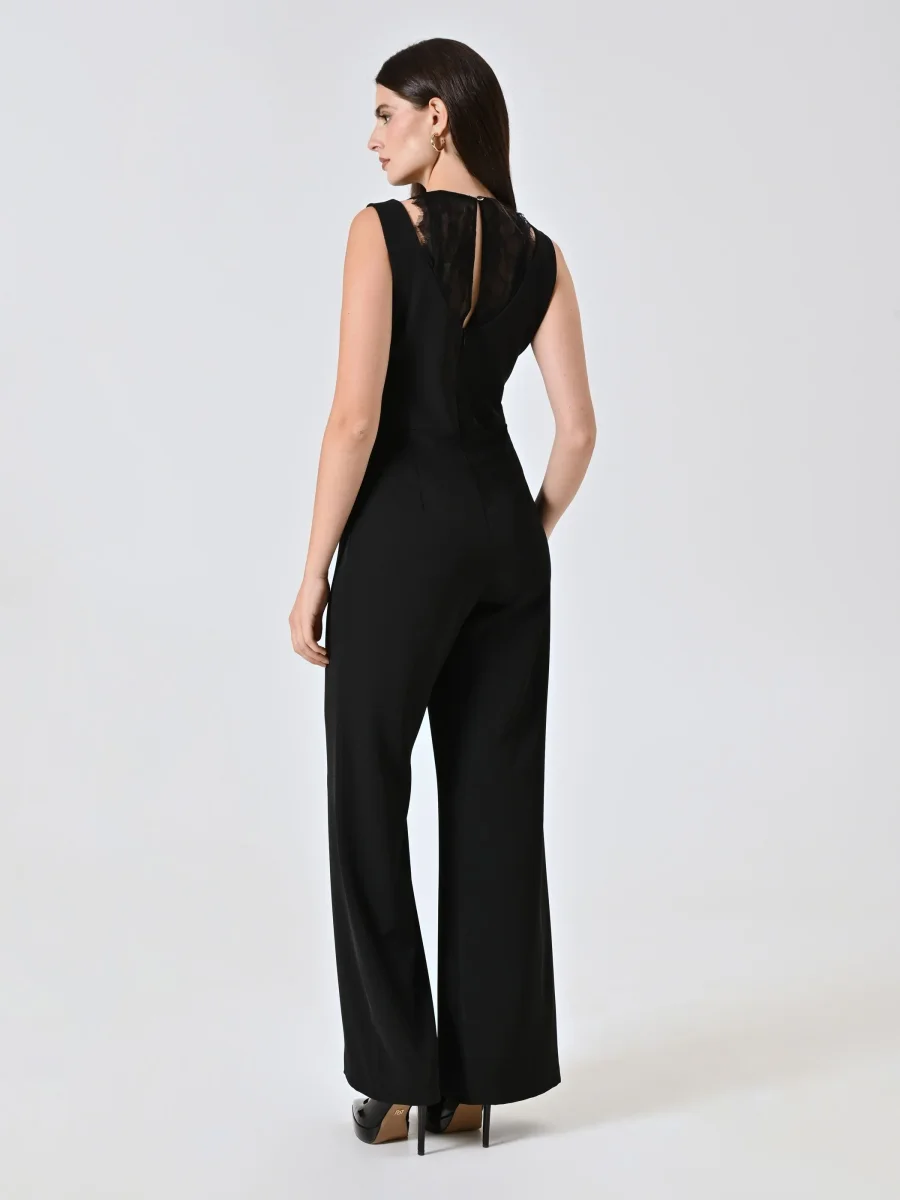 Tuta Nera con Inserto in Pizzo e dettaglio Cut Out – Image 5
