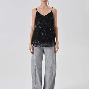 Top nero con paillettes all over