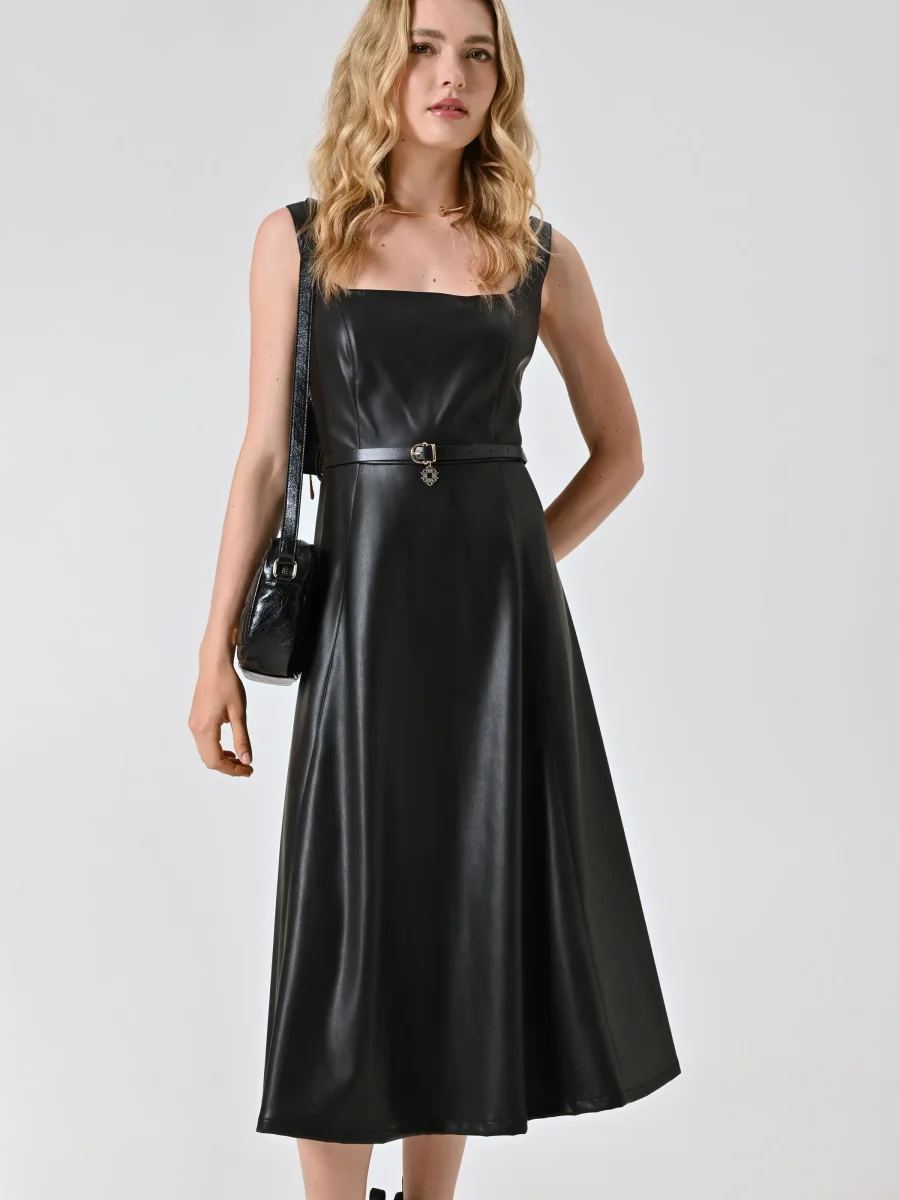 Abito a Ruota in Simil Pelle Nero – Image 7