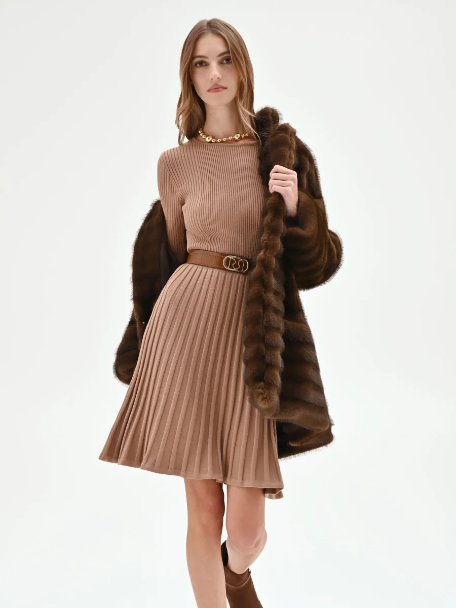 Abito in maglia cammello – Image 6