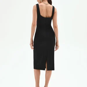 Tubino midi nero con scollo quadrato