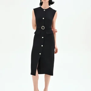 Tubino smanicato nero con cintura e bottoni