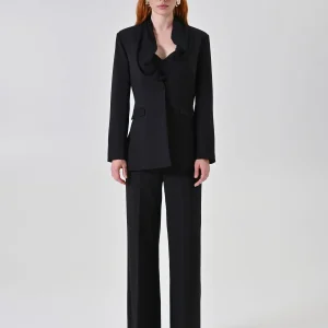 Giacca Nera con Rever Drappeggiato