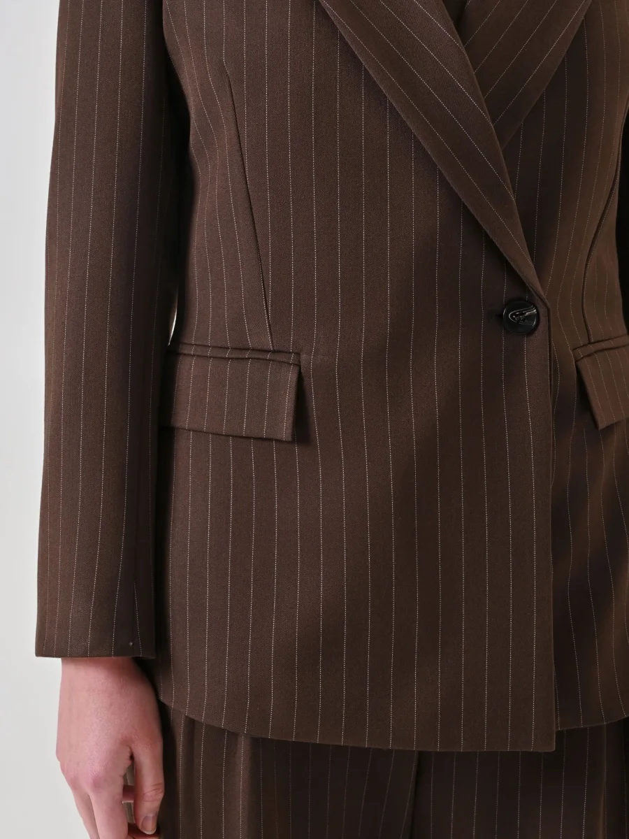Giacca blazer gessata asimmetrica cioccolato – Image 5