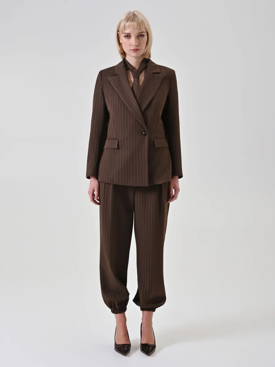 Giacca blazer gessata asimmetrica cioccolato