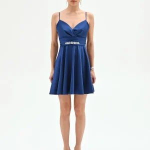 Abito corto blu brillante con applicazione gioiello