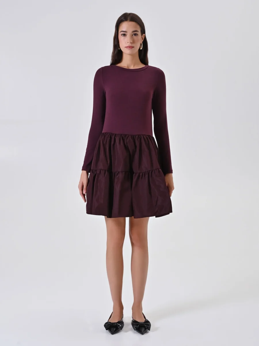 Abito Bordeaux in Maglia con Gonna a Balze – Image 3