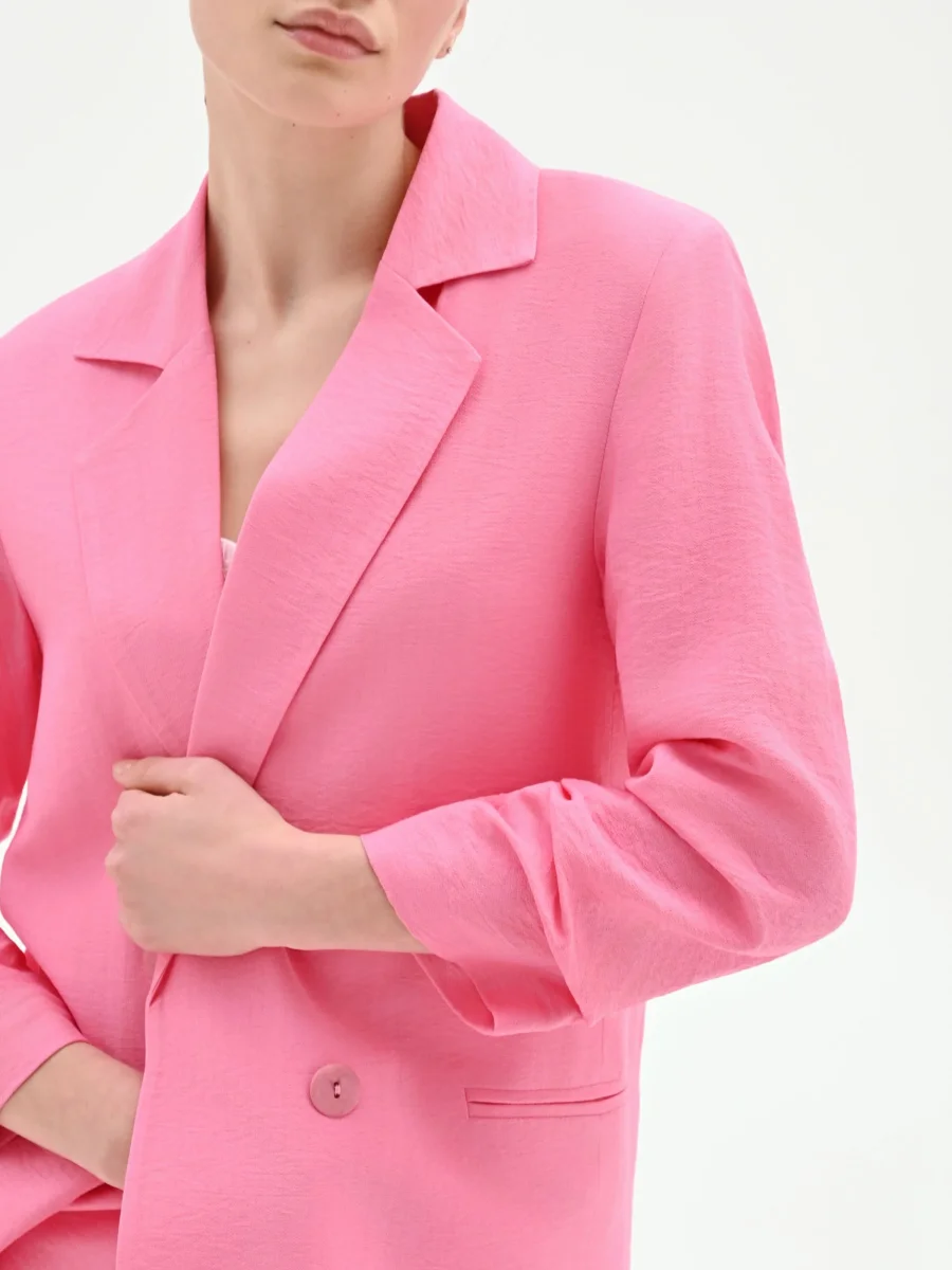 Giacca doppiopetto rosa con finitura satinata – Image 4