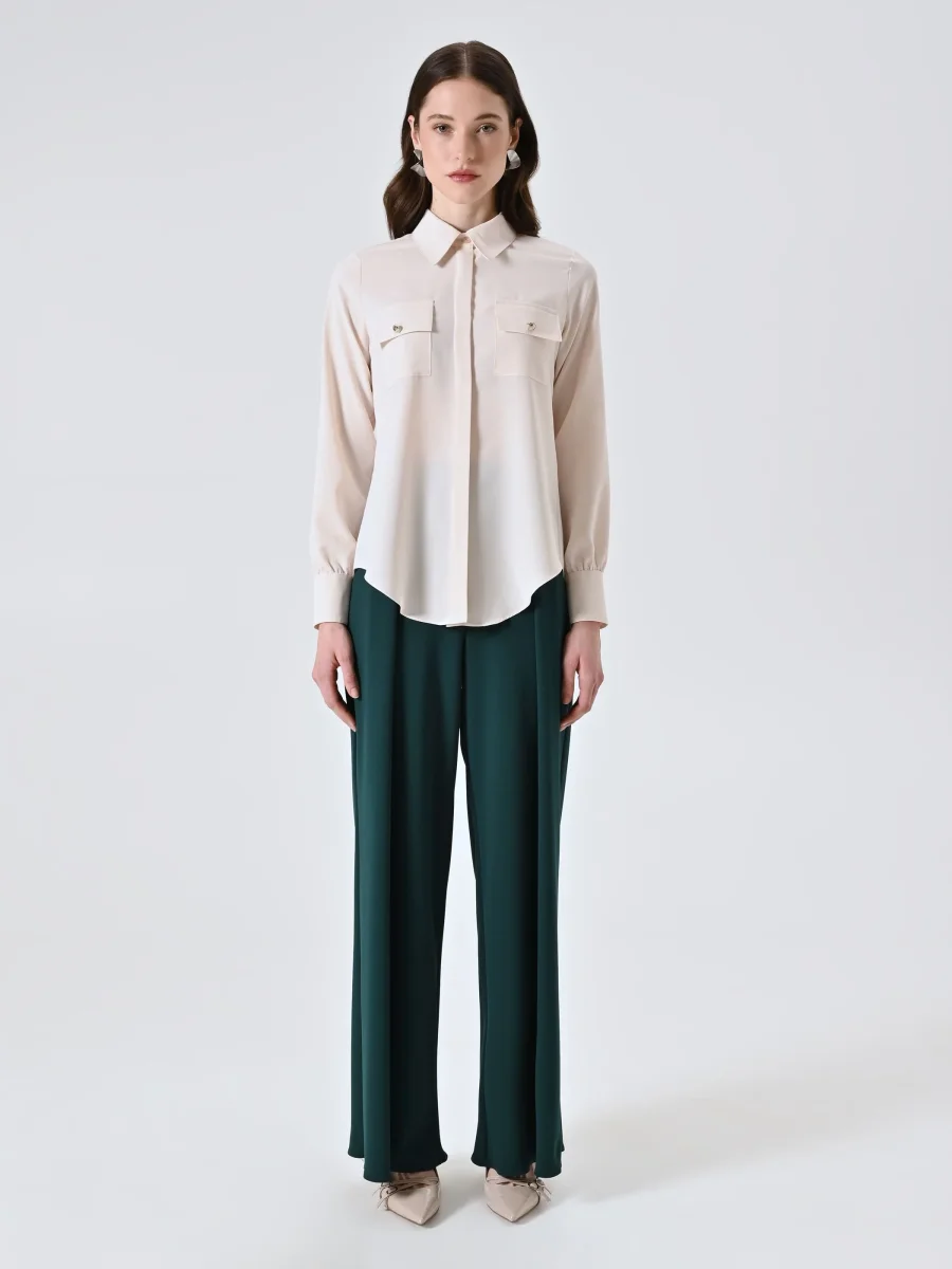 Camicia Bianca con Utility Pockets – Image 3