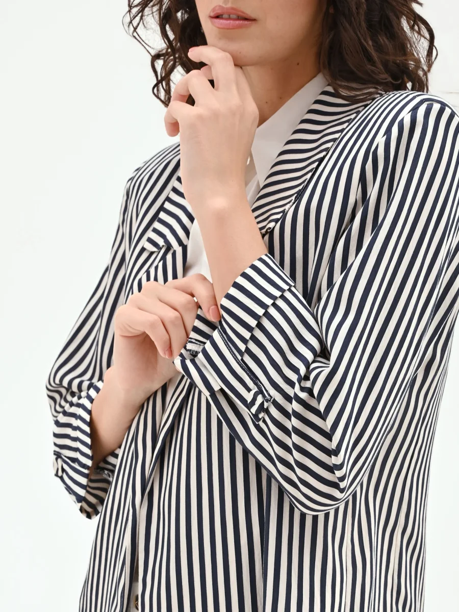 Giacca bianca a righe blu – Image 5
