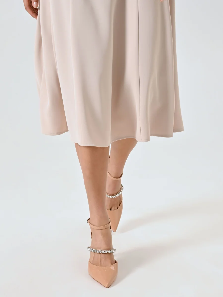 Pump in Vernice Cammello – Image 3