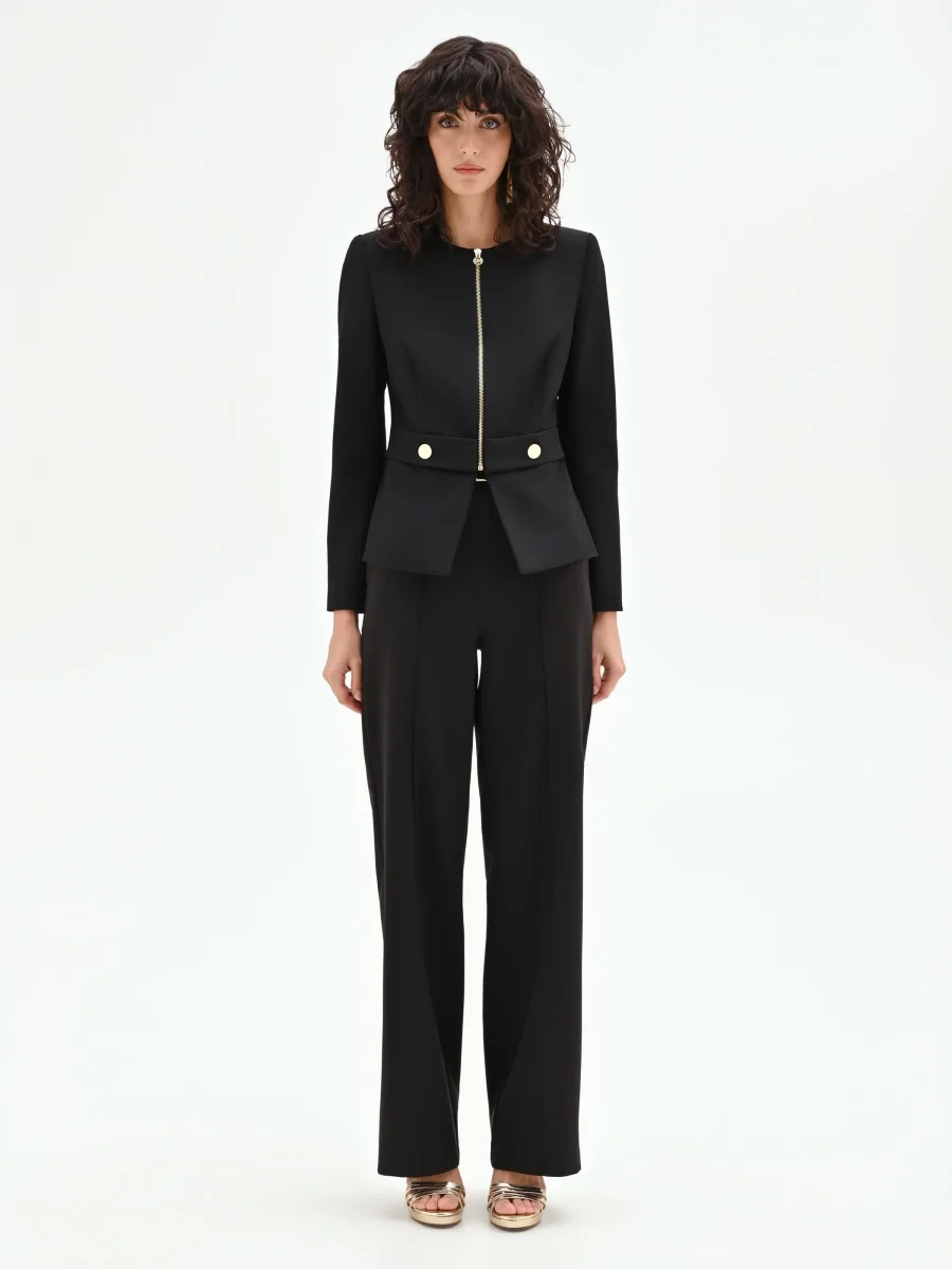 Giacca nera con baschina e dettagli dorati – Image 3