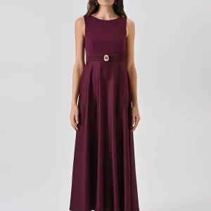 Abito lungo bordeaux con dettaglio gioiello