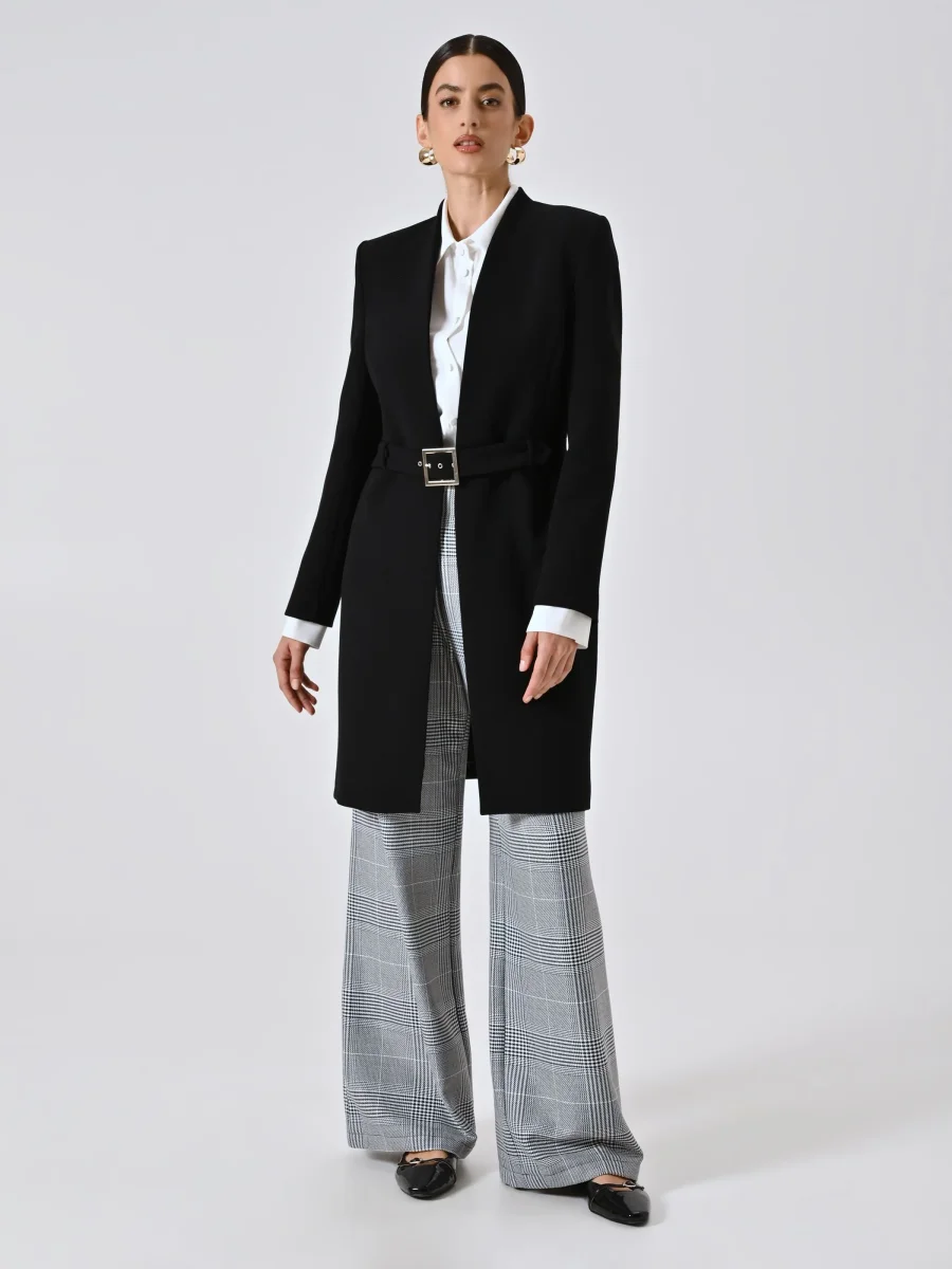 Spolverino Nero con Fibbia Geometrica – Image 3