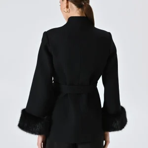 Cappotto Corto Nero con Inserti effetto Pelliccia
