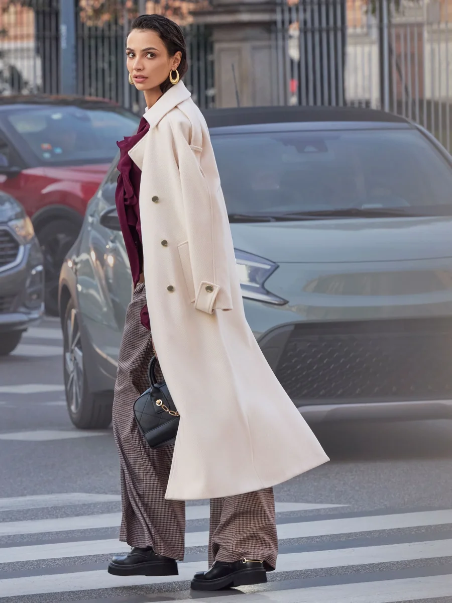 Cappotto Beige Doppiopetto Over con Mostrine – Image 7