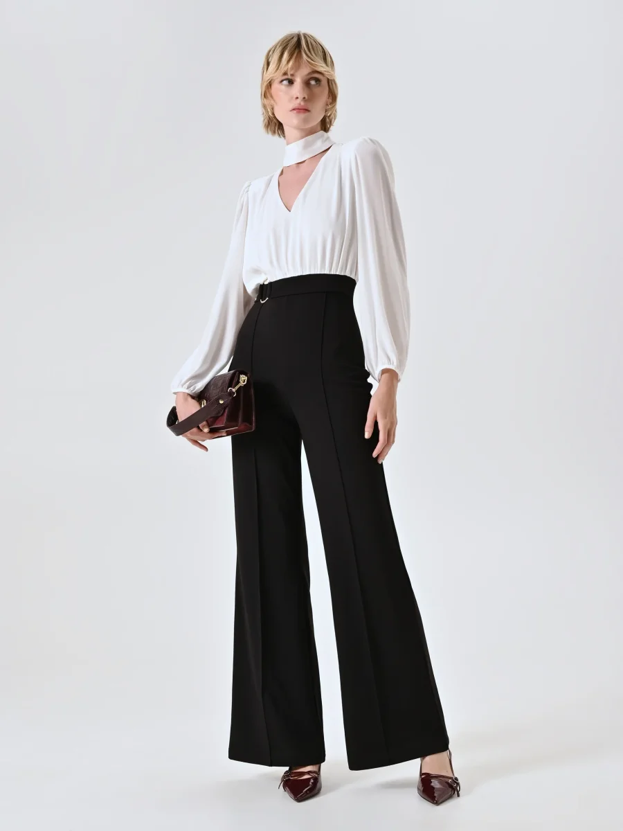 Tuta con Blusa Bianca e Fibbia – Image 6