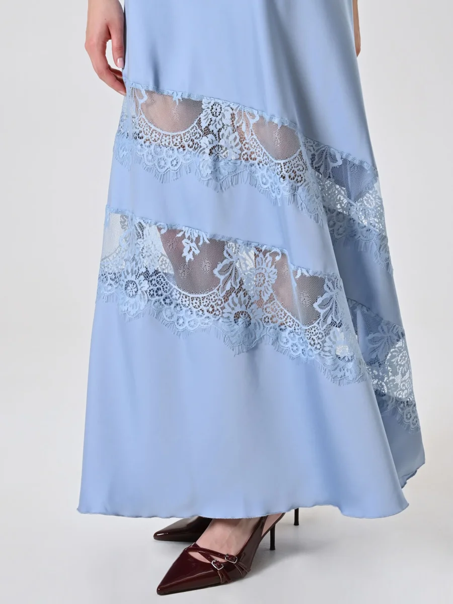 Abito in Raso Azzurro con Inserti in Pizzo – Image 2
