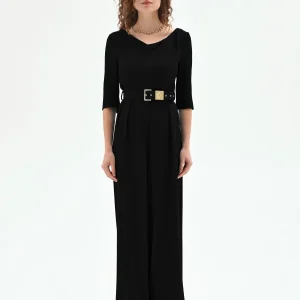 Tuta nera con scollo drappeggiato