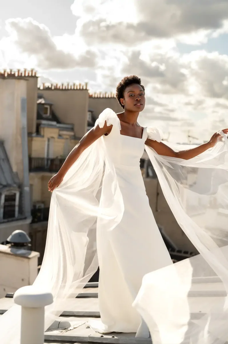 La Mystérieuse - Robe et Epaulettes – Image 3