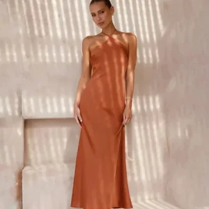 Robe terracotta cocktail mi-longue
