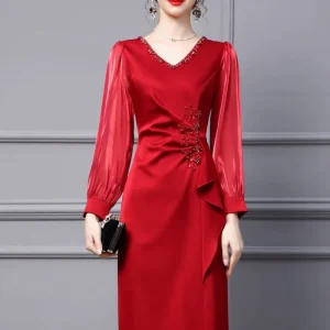 Robe hiver rouge satinée