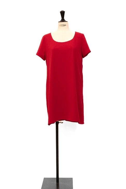 Seconde Main - La robe droite rouge col rond 74 - L'Amusée