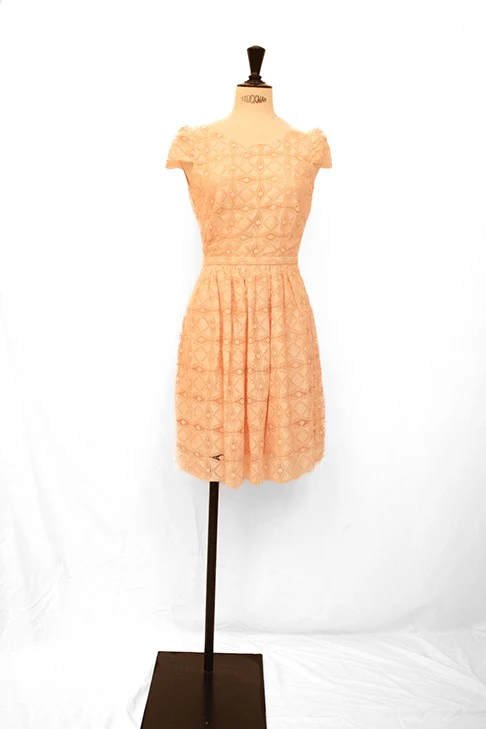 Seconde Main - Robe en dentelle rose 65 - L'Amusée – Image 2