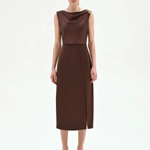 Abito midi cioccolato con scollo drappeggiato