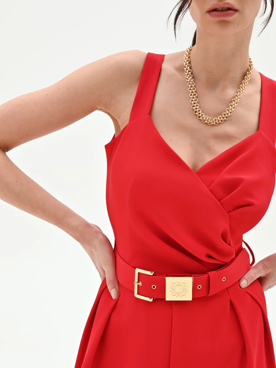 Tuta rossa in cadi con pantaloni palazzo e cintura – Image 4