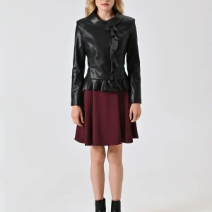 Giacca Similpelle Nera con Rouches e Collo Ribaltato