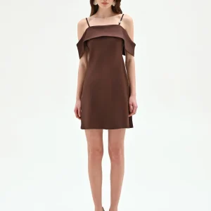 Abito corto cioccolato con maxi ruche e spallina gioiello