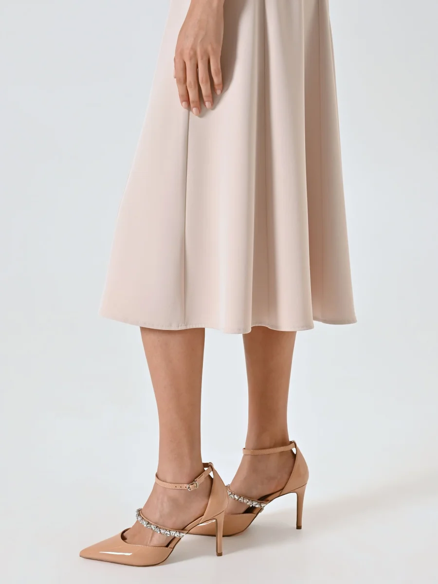 Pump in Vernice Cammello – Image 4