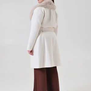 Cappotto curvy bianco con collo effetto pelliccia