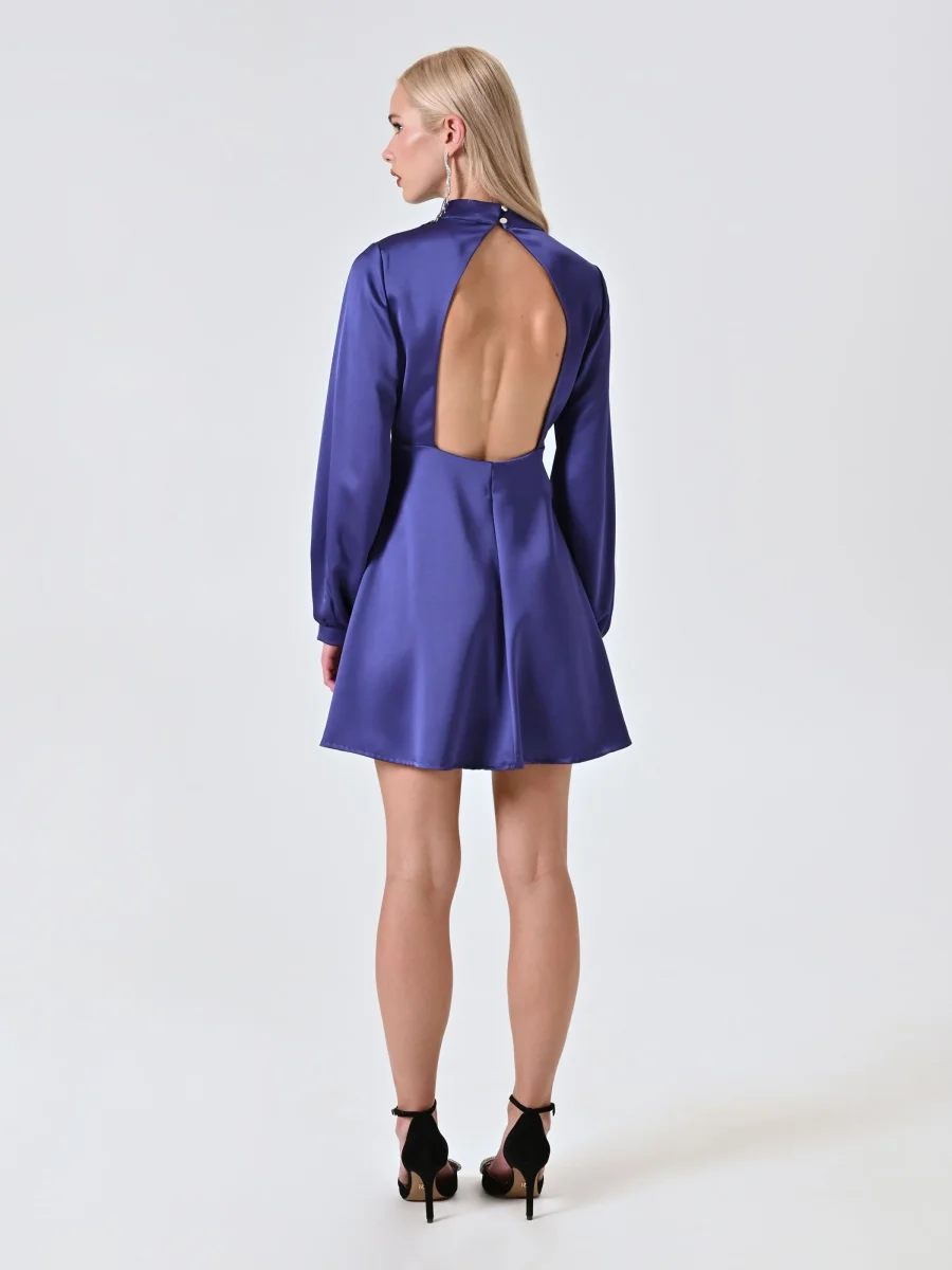 Abito Corto con Schiena Scoperta – Image 3