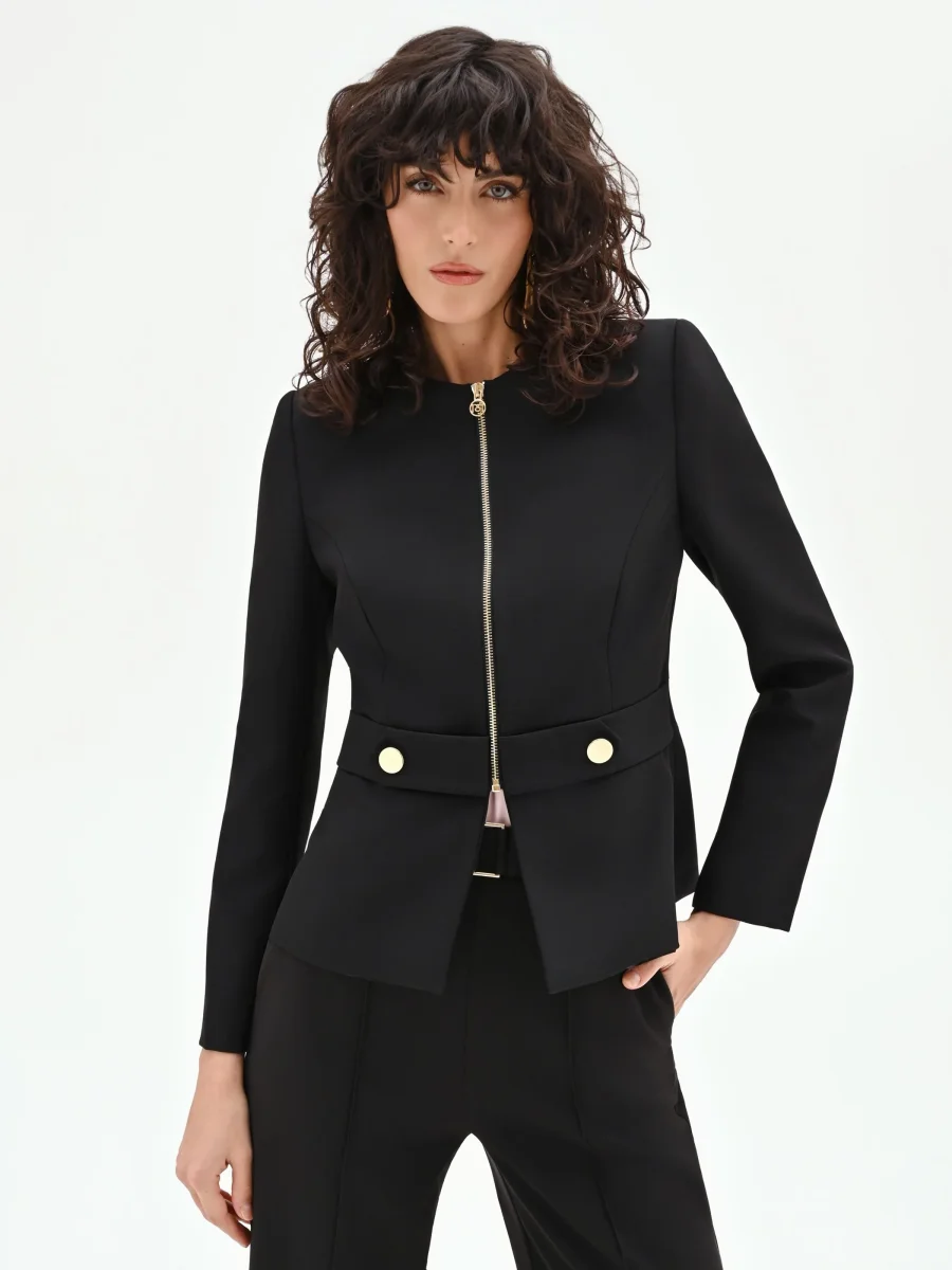 Giacca nera con baschina e dettagli dorati – Image 6